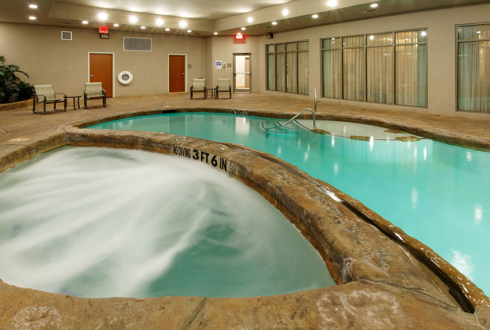 Holiday Inn Express & Suites - Dodge City By Ihg Exteriér fotografie