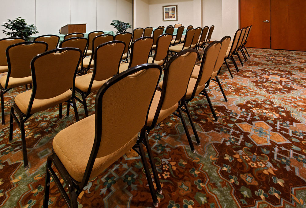 Holiday Inn Express & Suites - Dodge City By Ihg Exteriér fotografie