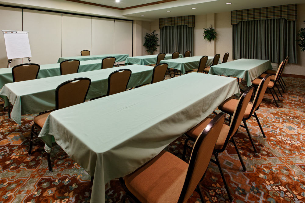 Holiday Inn Express & Suites - Dodge City By Ihg Exteriér fotografie